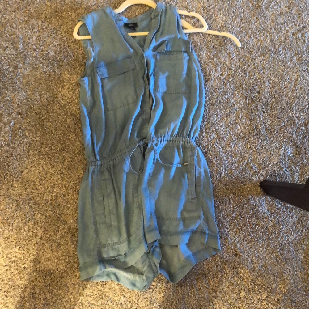 💙😇NEVER BEEN WORN JEAN ROMPER